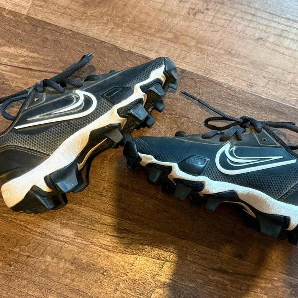 Nike Alpha Menace 4 Shark Youth Football Cleats Size 11C Black Molded Cleats